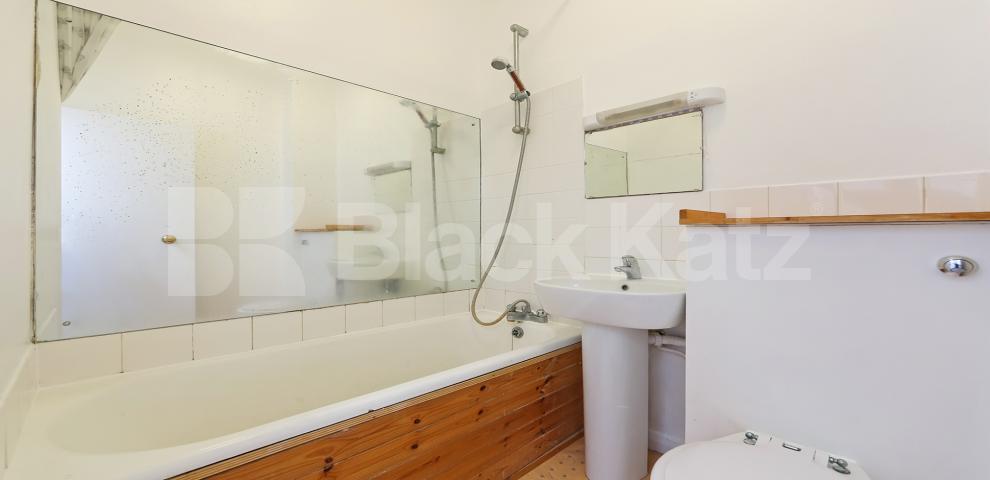 			LET, 1 Bedroom, 1 bath, 1 reception Apartment			 Offerton Road, Clapham Old Town